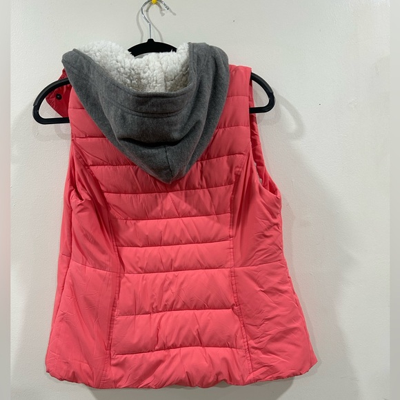 Hollister coral and White Sherpa-Lined Vest size M - Picture 5 of 6